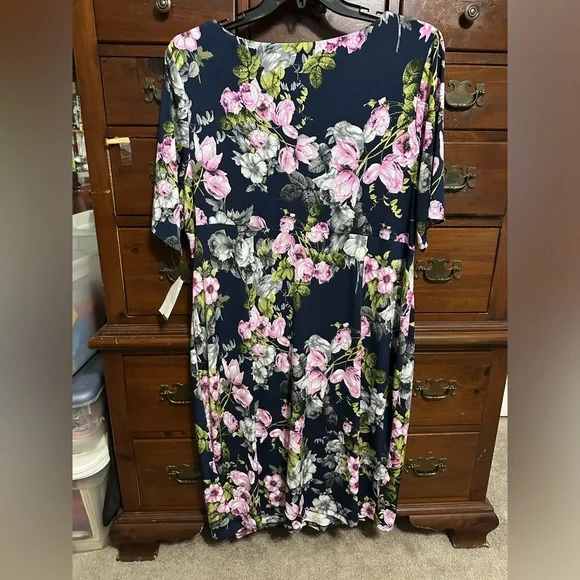 Connected apparel lilac floral dress - Picture 7 of 7